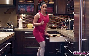 Teen goes to the wrong address and gets fucked by the horny milf