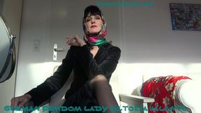 Lady Victoria Valente Satin headscarf fitting