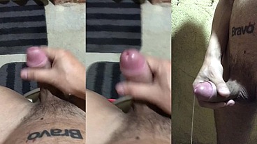 Me masturbando até gozar no banheiro de casa