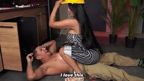 Chubby Buxom Bootylicious Latina MILF Tempts a Muscly Plumber To Fuck Her Hard In the Kitchen