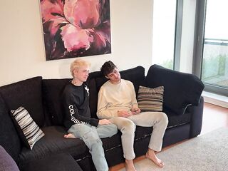 Oral-sex during Fortnite Gaming