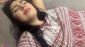 Cutie pounded herself with a ebony sextoy