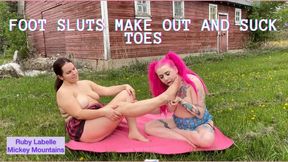 Foot sluts make out and suck toes 720p