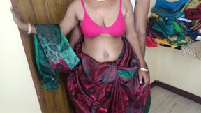 Housewife Saree Showing