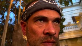 une orgie bareback entre bandes rivales dans un hotel desaffecte