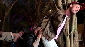 une orgie bareback entre bandes rivales dans un hotel desaffecte