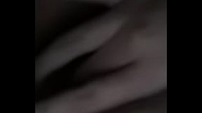 Novinhaa gostosa se dedando