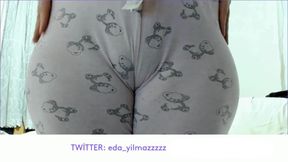 Camel Toe - Turkish MILF