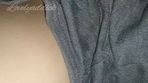 Naglaro Ang Stepaunty Habang Naghihintay Sa Asawa.