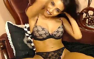 Hottest Cam Girl Idelsy Plays with her Pussy