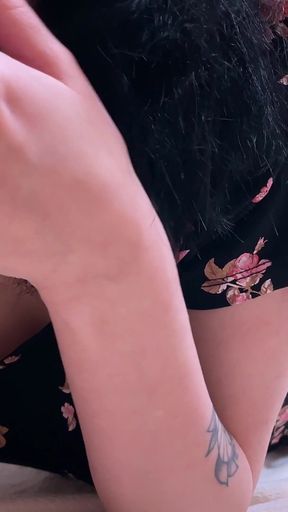 Eva Divas in Trouble Calls a Friend