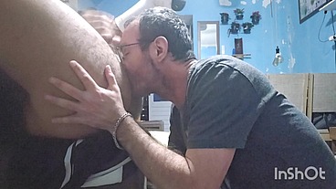 O puto saio da academia cheio de tesao no cu e veio levar pica. Meti gostoso até ele gozar na minha boca