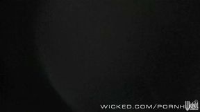 Nicole Aniston sex on the streets