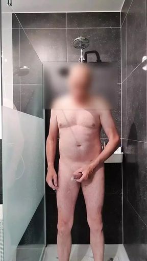Iet&#039;s take a shower