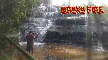 Bruxo Fire e BombomD4 flagrante na cachoeira!!! "Sem Cortes"