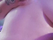 Amateur slut fucks herself