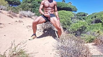 Hotsportfitboy walking naked in a public beach - Risky cumshot