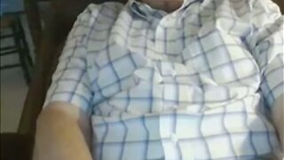 Grandpa`s On-Cam Show: An Electrifying Performance