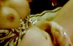 Busty Tslut jacks off on cam