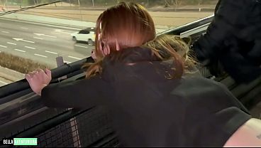 Bella Ruiva dando para tr&ecirc_s desconhecidos na ponte 23 de maio e o corno filmando