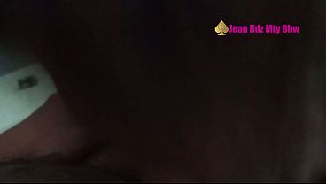 Jean Rodr&iacute_guez Madura Tetona Mama Verga Gruesa del Vecino Junto a su Esposo Bisexual &ndash_ Doble Mamada Caliente, Garganta Profunda y Huevos Pesados