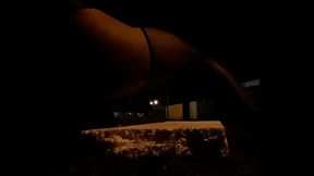 cdzinha sentando com