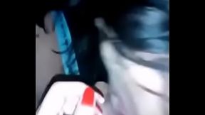 Novinha chupando namorado na casa dele