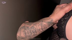 fomos numa casa de swing e ela me fez de corno! mamou varios desconhecidos no glory hole