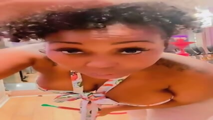 Ebony: Her google drive folder, 344 videos =  https://rentry.co/rhh8qnvc