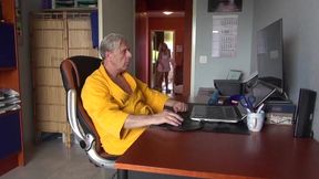 Attractive Cleaning Lady with Hot Hairy Pussy Has Nothing Against Sex
