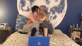 netflix and chill g/g tinder date makeout
