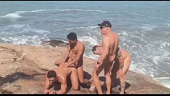 PEGANDO SOL NA PRAIA DE NUDISMO!