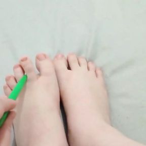 I touch my feet with my boss&#039;s pencil