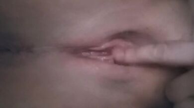 German girl at 1am her Satisfyer Pro 2 fingers squeezed wet pussy slaps solo orgasm