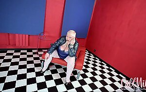 Curvy Sex Addict Granny Willa Sucks A Thick Shaft Boy Dry!