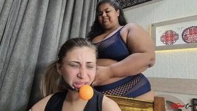 A BBW LICKS A SKINNY FACE - CLIP 2 FULL HD - KC 2024!!!