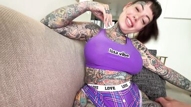 Begging to be bred – Tigerlilly demands unprotected creampie