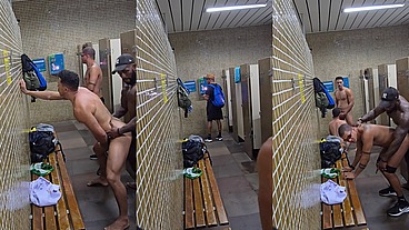 SEXO NO BANHEIRO DO TERMINAL DE ÔNIBUS
