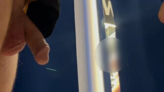 Grote piemels Franse amateurs geven hete handjobs en voetspelletjes en neuken vervolgens onbeschermd in het openbaar (POV).