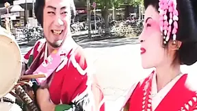 P135G05 The Good Times of the Showa Era! Betting everything on a chindon shop!? A slightly erotic sensual drama between a man and a woman!