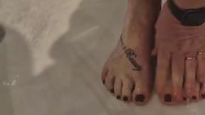 Washing cum off my feet