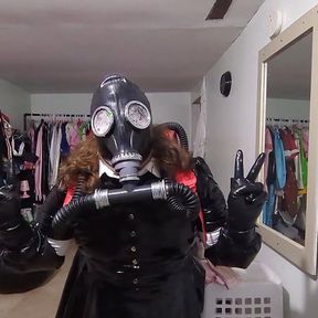 Gasmask Breathplay with Bubbler Bottle and Rebreather Bag