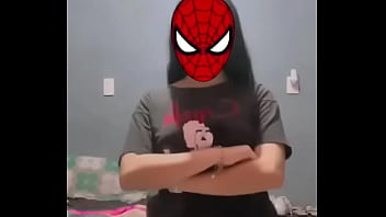 Pendejita moviendo el culito