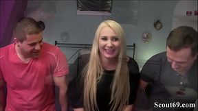 Deutsche Amateurin Anni fickt das erste mal im Dreier mit User