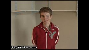 Gay sex Fillipo converses about his life, then gets nude and hops in