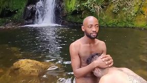 FODENDO COM AMIGOS NAS CACHOEIRAS - PART 001