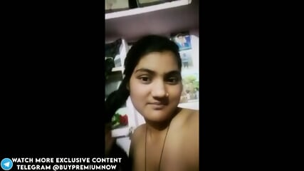 Desi Indian girl Showing Pussy And blowjob