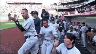 Lihaksikkaat kaverit imevät kukkoa ennen intensiivistä anaali jyskytystä