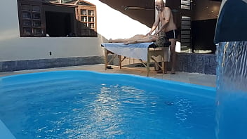 Massage in the pool. The therapist couldn&#039_t hold back and made her cum in his mouth.