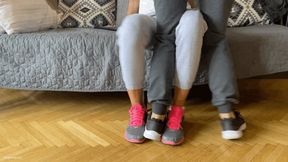 KIRA AND CHLOE FOOT FIGHT - MOV HD